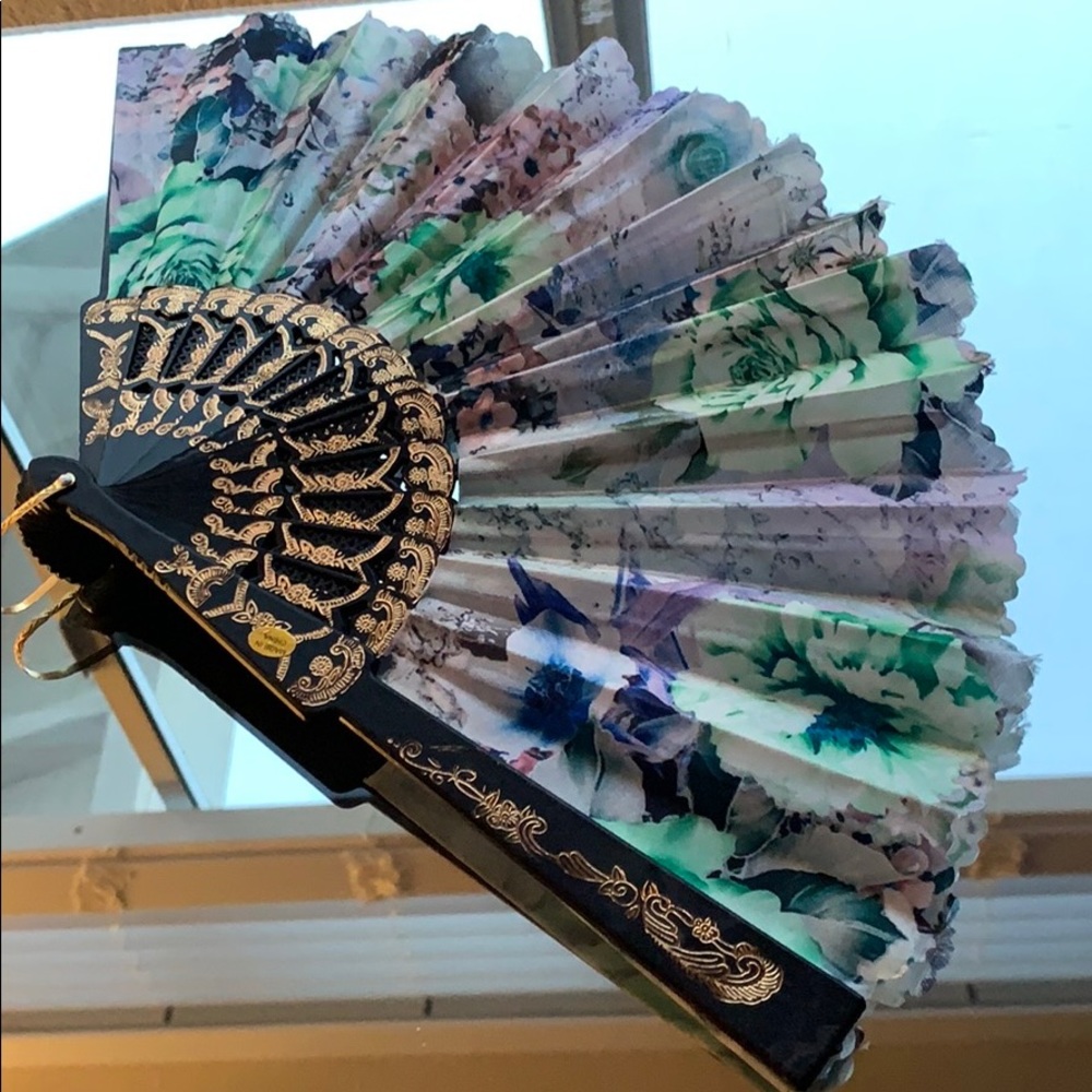 Vintage Glam Retro Rose Gold Accent Dapper Fan